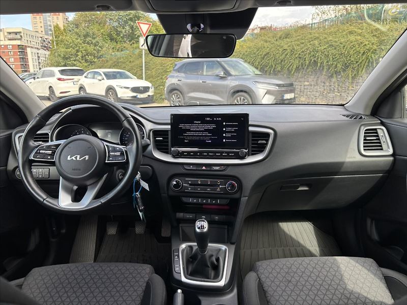 Kia Ceed 1,0 TGDi SPIN ZÁRUKA CARPLAY - fotka 9 z 36
