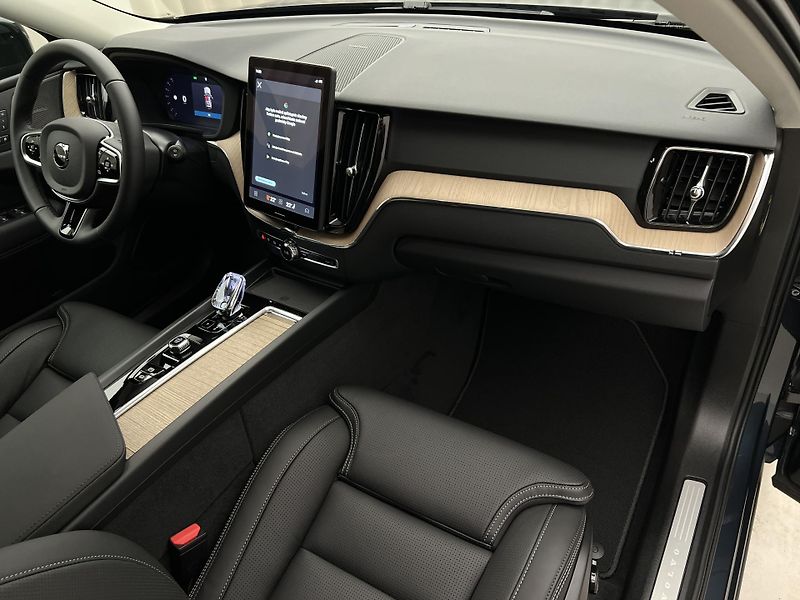 Volvo XC60 (2026) T6 AWD RECHARGE DARK PLUS AUT - fotka 19 z 45