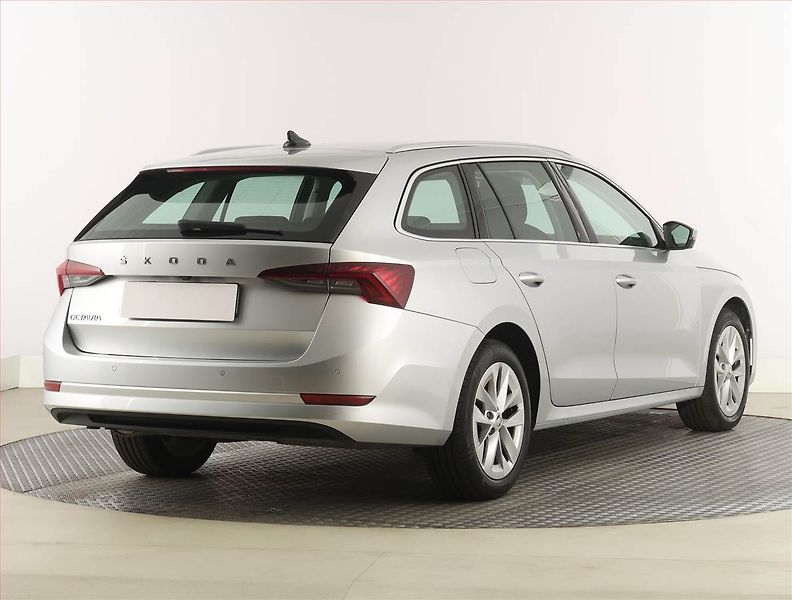 Škoda Octavia (2023) 2.0 TDI, Automat, ČR,1.maj - fotka 5 z 27