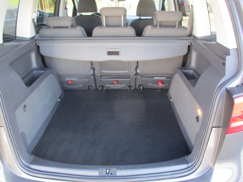 Volkswagen Touran 1,6 TDi CL BlueMotion*TAŽ.ZAŘ. - fotka 34 z 46