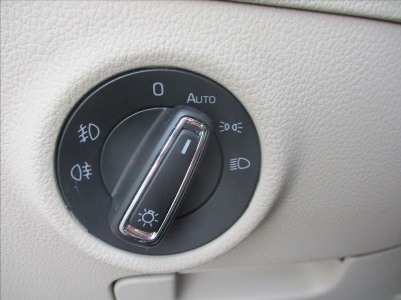 Škoda Superb 2,0 TDI, L&K,serv.historie,CZ - fotka 38 z 46
