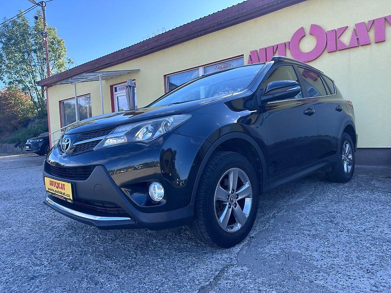 Toyota RAV4 (2015) 2.0i 4x4/Tažné/Kamera/Tempomat - fotka 7 z 28