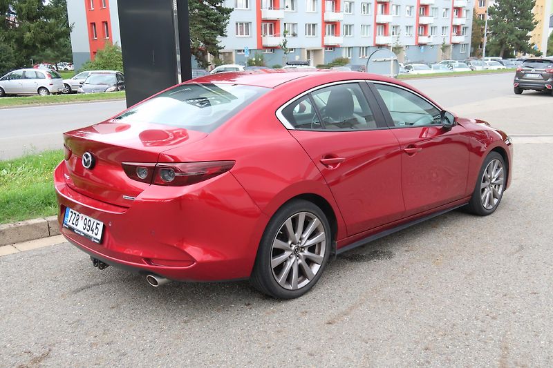 Mazda 3 SDN 2,0G 122k Plus - fotka 6 z 17