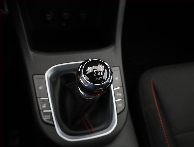 Hyundai i30 (2022) N-Line 1.5 T-GDI MHEV, ČR - fotka 11 z 20