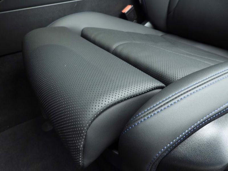 BMW i5 xDrive40 M-Sport 4zon H/K Vent - fotka 22 z 30