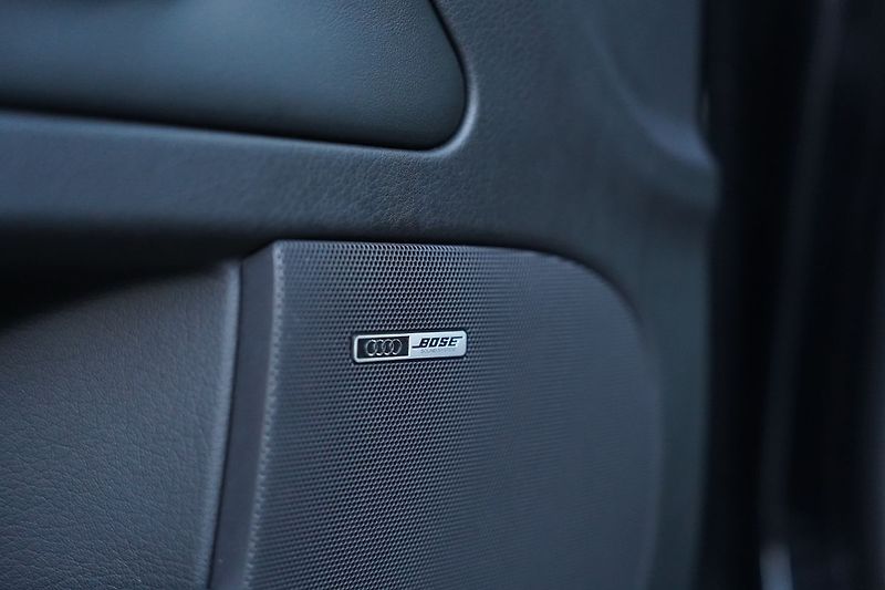 Audi S4 B7 V8 253kW/BOSE/RECARO/MAX VÝ - fotka 13 z 50
