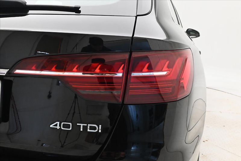 Audi A4 2,0 40TDI 150kW S-Tronic Záruk - fotka 31 z 32