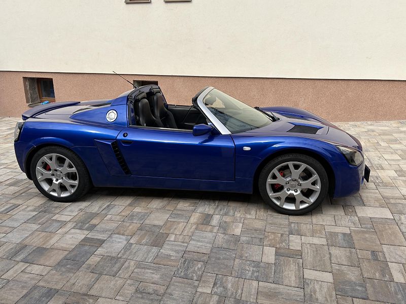 Opel Speedster (2004) 2.0 Turbo, 147kw - fotka 4 z 15