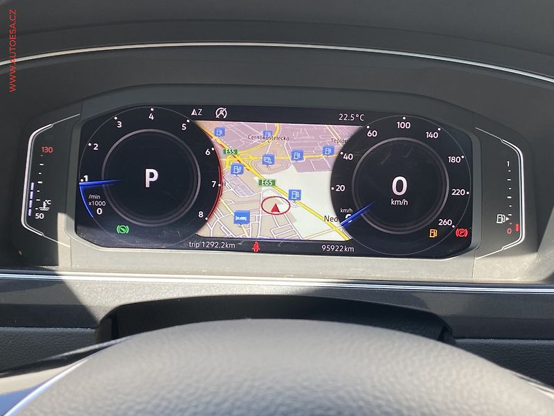 Volkswagen Tiguan (2019) 1.5 TSi, Highline, DSG, LED - fotka 18 z 20