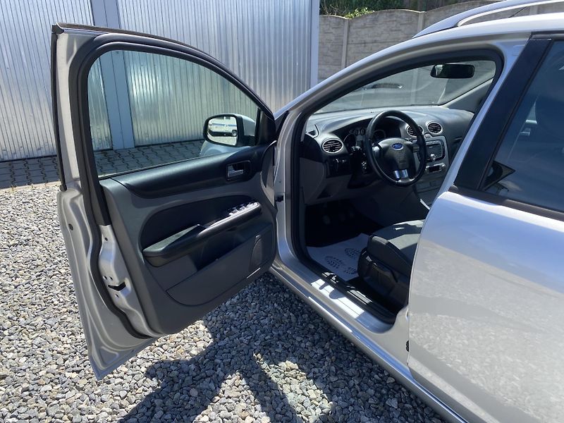 Ford Focus 1.6 TDCi 90PS KOMBI STK  - fotka 134 z 151