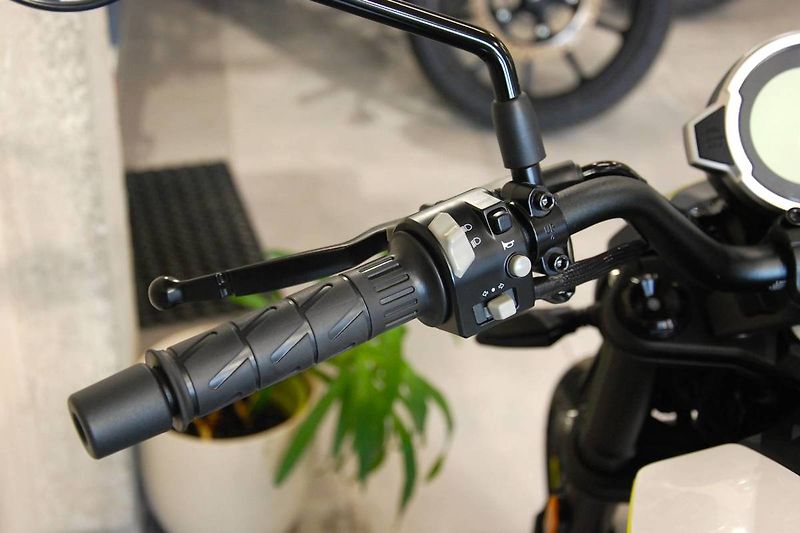 CFMOTO 300 CL-X (2026) 300CL-X - prezentační model,99 - fotka 11 z 20