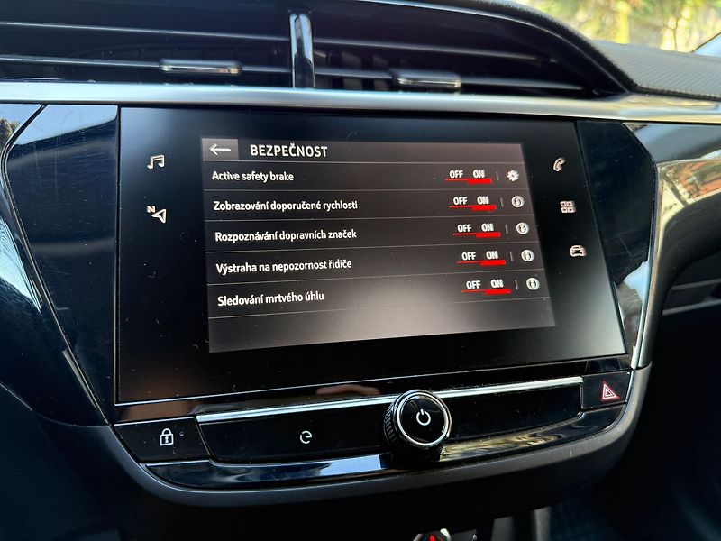 Opel Corsa e 50kWh Elegance - fotka 23 z 37
