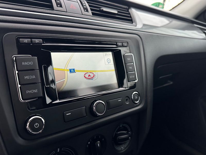 Škoda Rapid (2015) 1.4TSi DSG,NAVI,KAMERA, 100%KM - fotka 11 z 17
