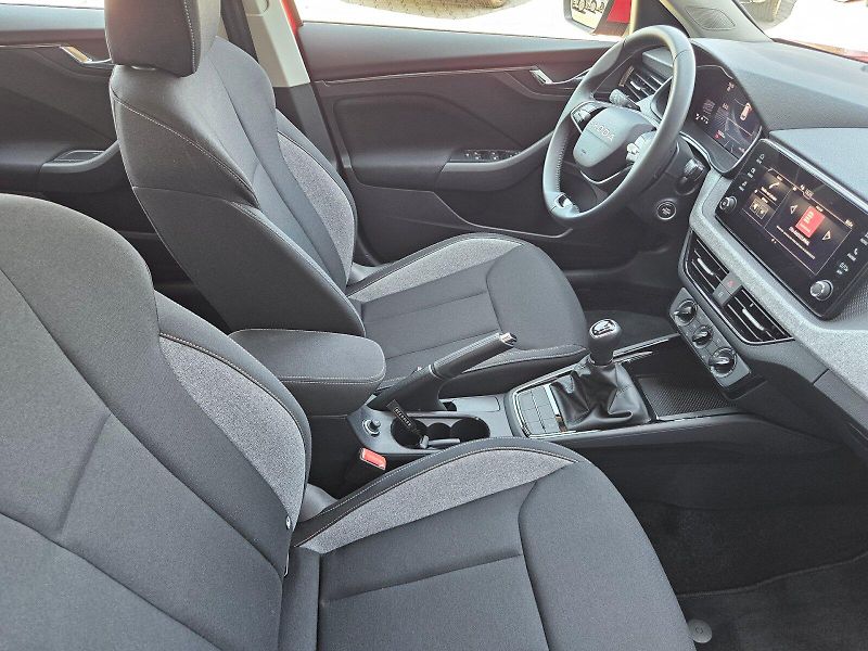 Škoda Kamiq (2025) SELEC TSI 85/1.0 M6F - fotka 17 z 25