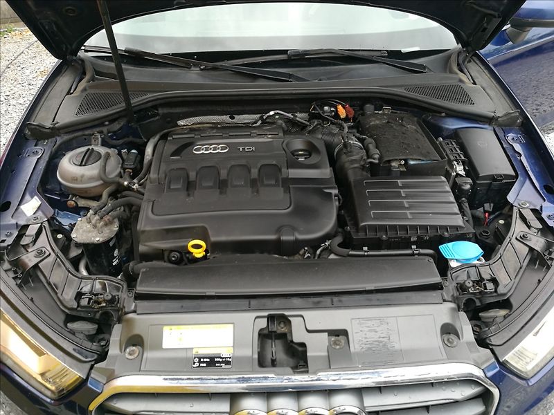 Audi A3 2,0 TDI Sportback S tronic - fotka 16 z 20