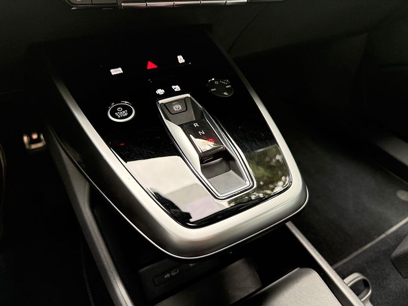 Audi Q4 e-tron 40 e-tron  REZERVACE - fotka 23 z 36