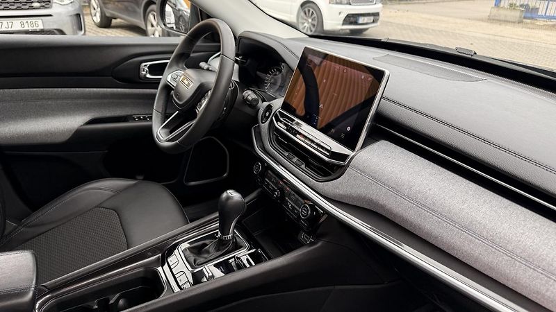 Jeep Compass (2021) 1.3i 4x4,PHEV,50km dojezd - fotka 44 z 51