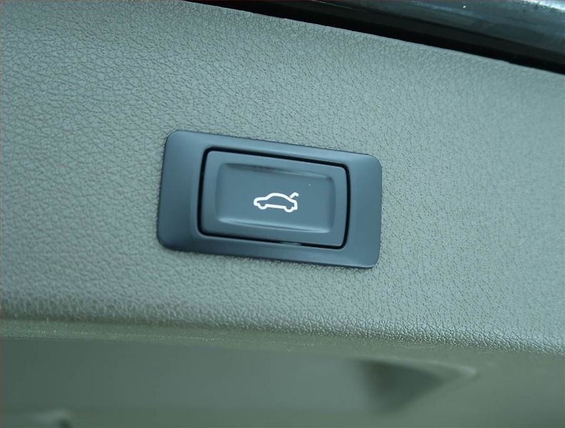 Audi Q5 (2016) 2.0 TDI, Automat, Serv.kniha - fotka 21 z 21