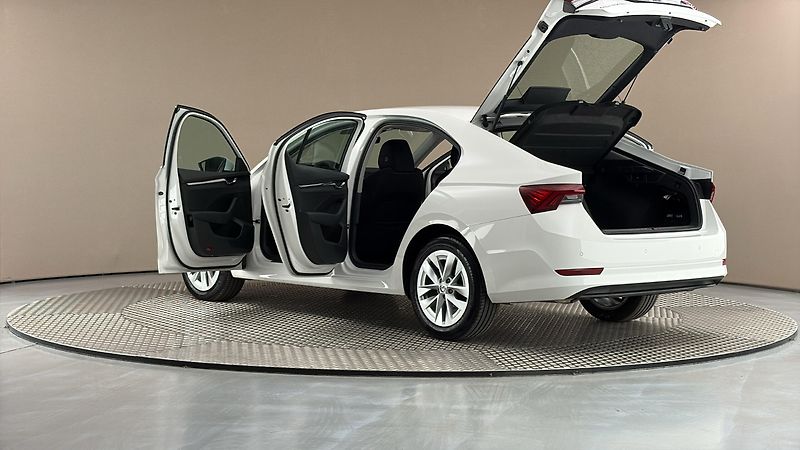 Škoda Octavia 2.0 TDI Style - fotka 7 z 26