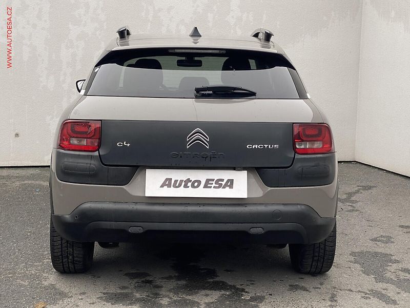 Citroën C4 Cactus (2016) 1.6 HDi, ČR, AAC - fotka 5 z 19