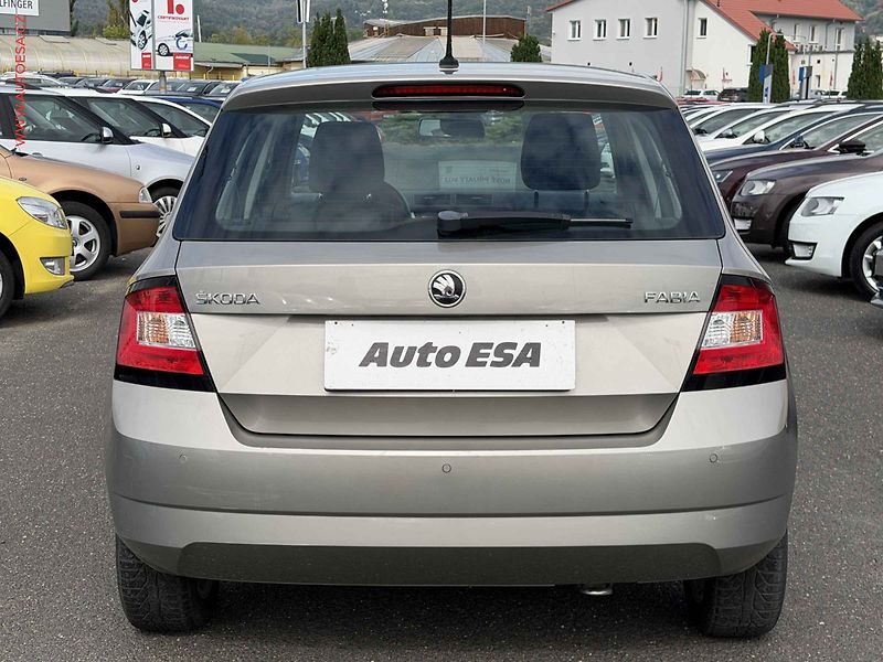 Škoda Fabia (2015) 1.2 TSi, Ambition, DSG - fotka 5 z 16