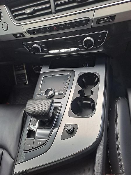 Audi Q7 (2017) - fotka 15 z 28