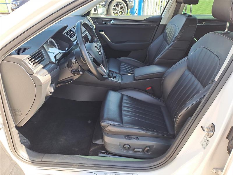 Škoda Superb 2,0 TDI DSG 4x4 - fotka 5 z 22