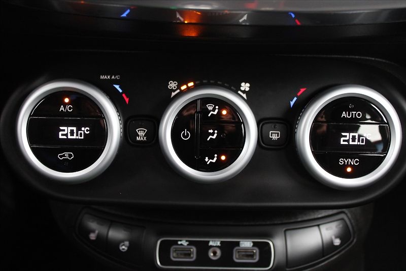 Fiat 500X 1,4 T  ČR,1.MAJITEL,AUTOMAT - fotka 15 z 36