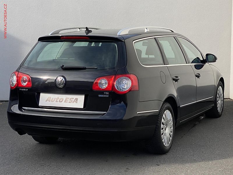 Volkswagen Passat (2009) 1.4 TSi, Comfortline - fotka 4 z 17