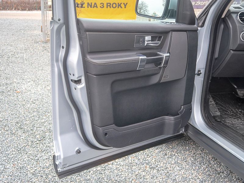 Land Rover Discovery (2009) 3.0D 180KW 4x4 – PO ROZVODECH - fotka 13 z 59