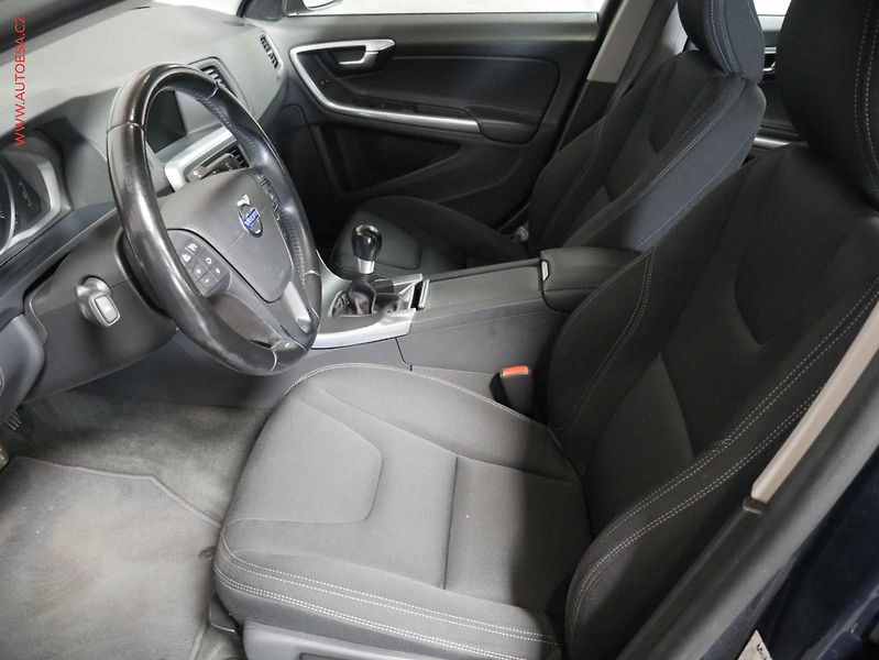 Volvo S60 (2015) 1.6 D3, 1.maj, AC, temp - fotka 9 z 18
