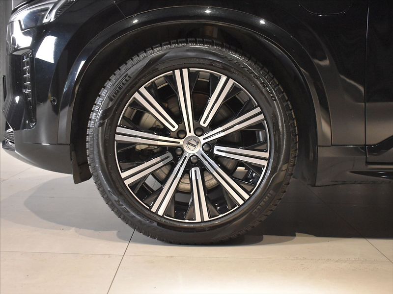 Volvo XC90 2,0 T8 AWD Ultra B&W,Vzduch, - fotka 9 z 35