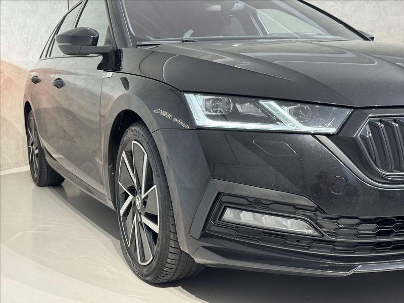 Škoda Octavia 2,0 TDi  Sportline Virtual LED - fotka 5 z 49