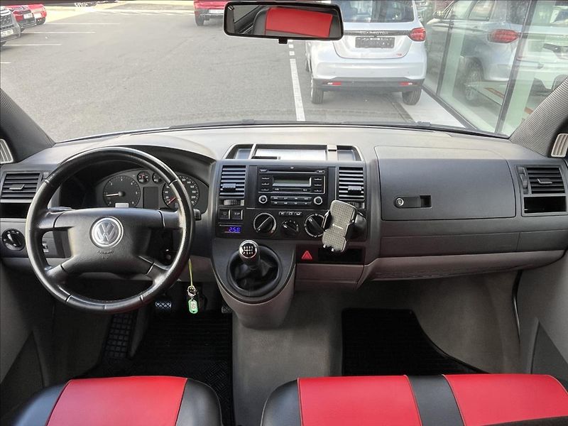 Volkswagen Caravelle 2,5 TDI - fotka 10 z 29