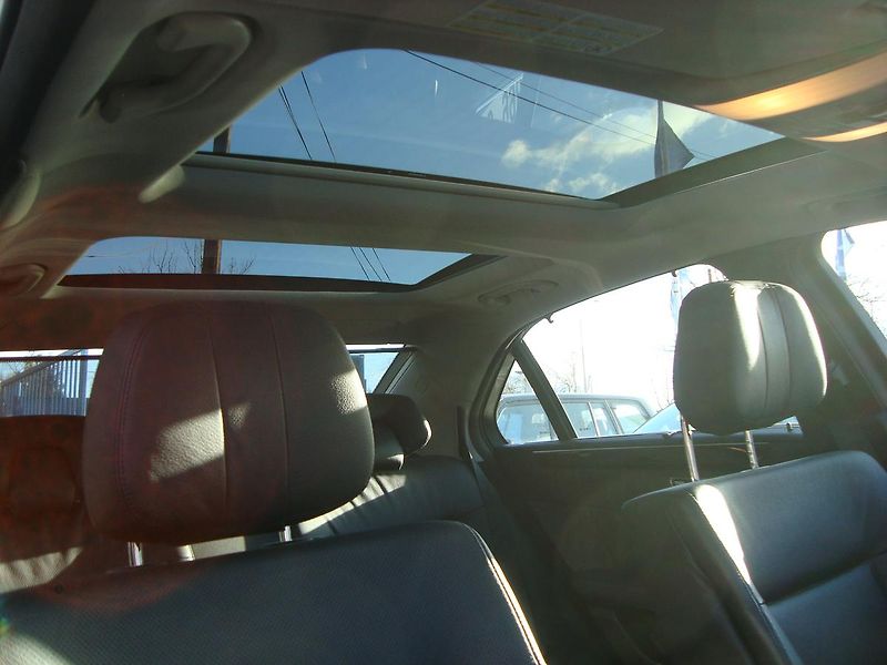 Mercedes-Benz Třídy E (2008) E 500,1.Maj. v ČR,Servisní k. - fotka 47 z 74