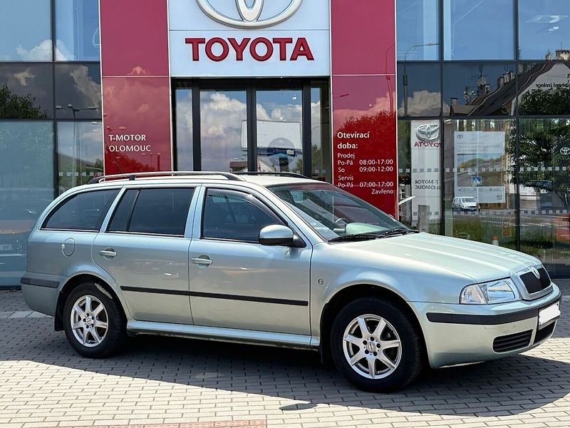 Škoda Octavia 1.6 Tour Twin Power - fotka 4 z 13