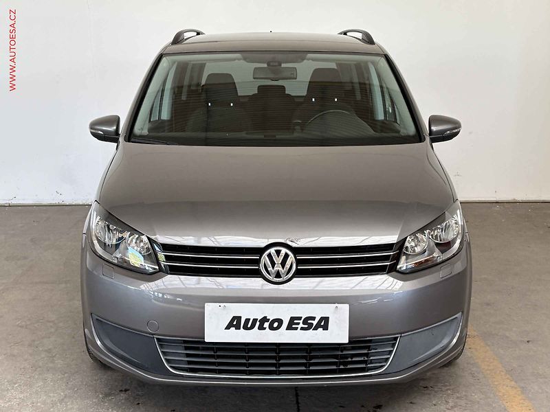 Volkswagen Touran (2011) 1.6 TDI, autoAC - fotka 2 z 15