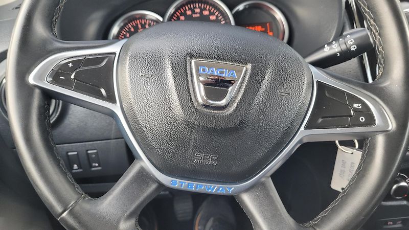 Dacia Lodgy STEPWAY 1,6i 75 KW 7 MÍST - fotka 24 z 26
