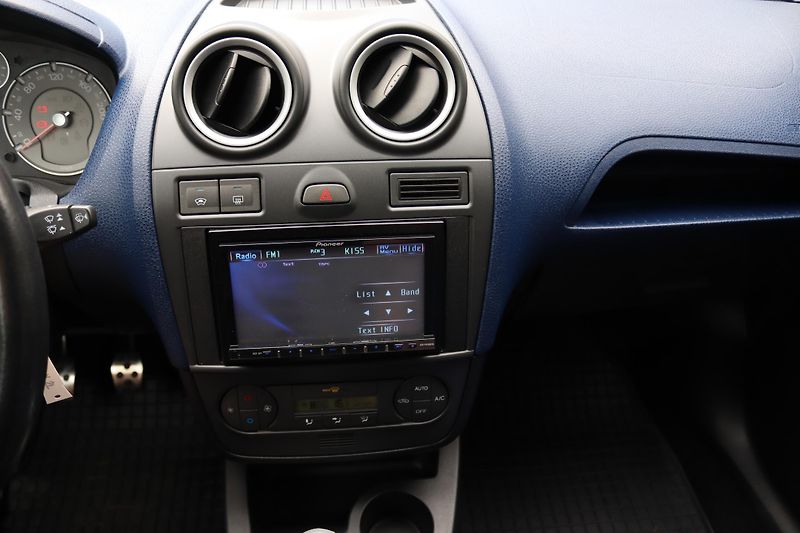 Ford Fiesta ST 2.0i 110kW - fotka 28 z 49