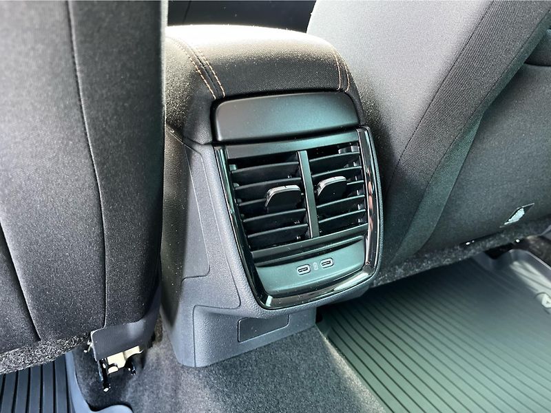Škoda Scala 1,0 TSI 85 kW TOP SELECTION - fotka 23 z 28