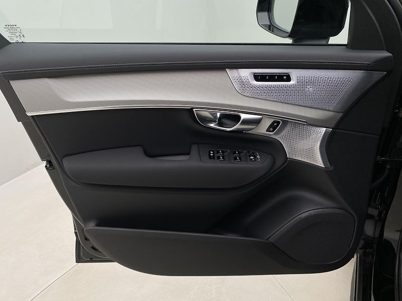 Volvo XC90 (2026) B5 AWD BLACK EDITION ULTRA 7 - fotka 7 z 78