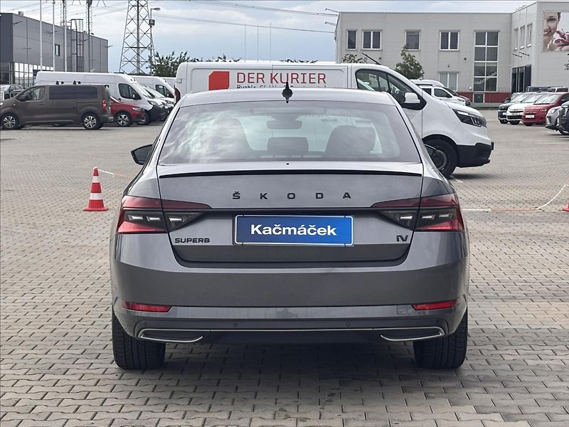 Škoda Superb 1,4 160kW iV Sportline DSG - fotka 4 z 32