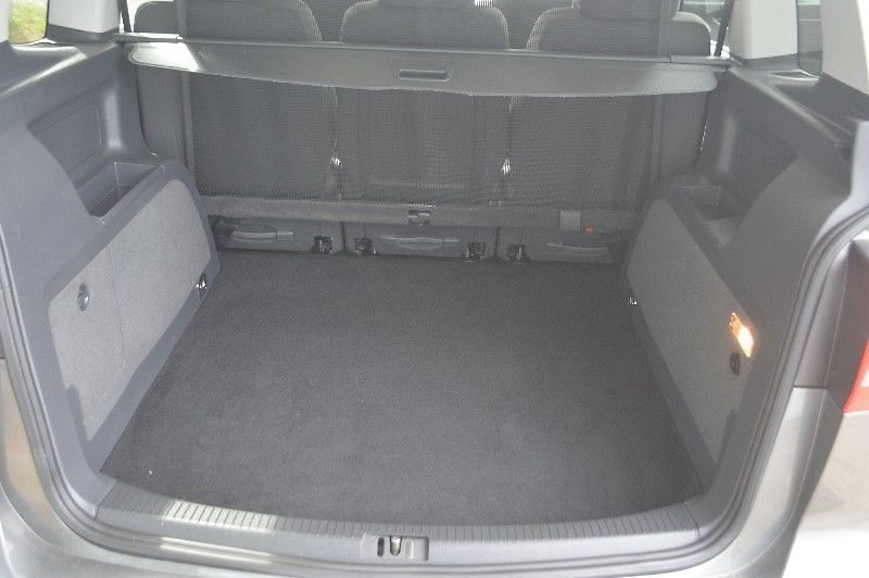 Volkswagen Touran - fotka 12 z 21