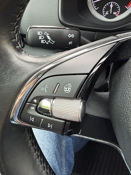 Škoda Karoq (2021) 1,5TSi 110kW STYLE Koup.ČR,ACC - fotka 18 z 20