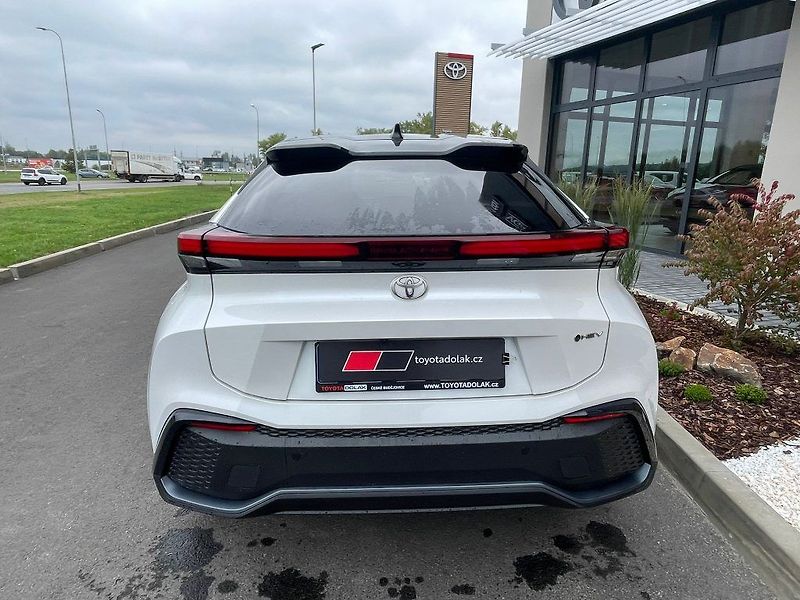 Toyota C-HR 2.0HEV, ČR, Executive, 2x pneu - fotka 5 z 32