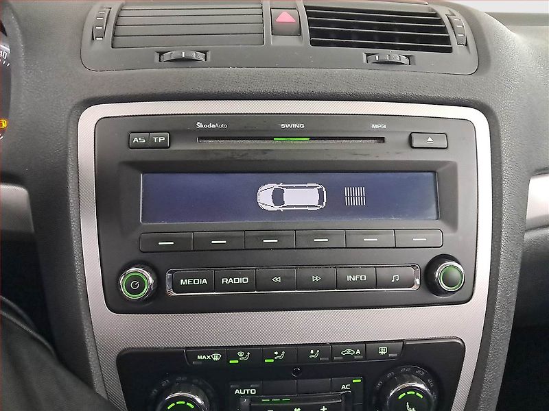 Škoda Octavia (2011) 1.6 TDI, po STK, Tažné - fotka 16 z 19