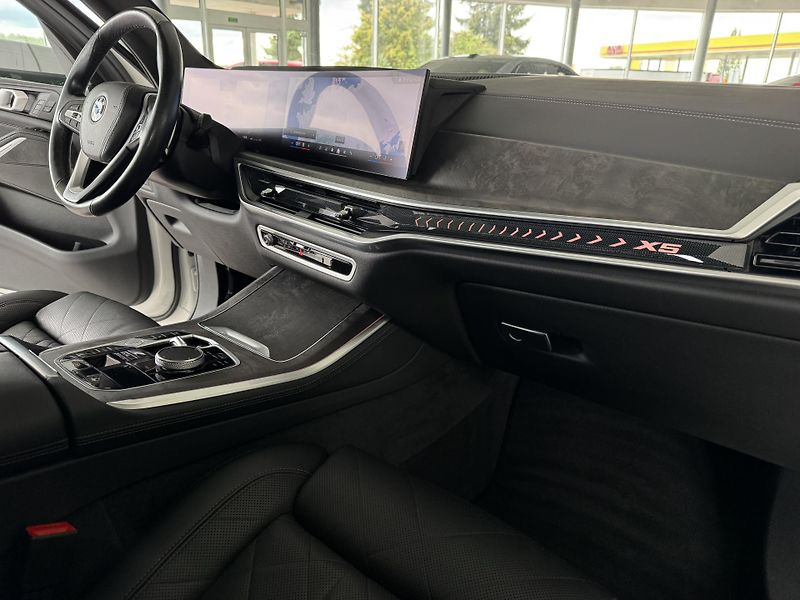 BMW X5 40i xDrive*280kW*Laser*Panoram - fotka 12 z 45