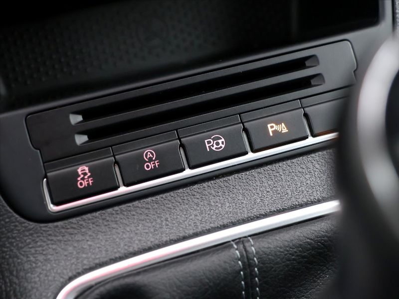 Volkswagen Tiguan 2,0 TDI 103kW Sport&Style 1.Ma - fotka 19 z 28