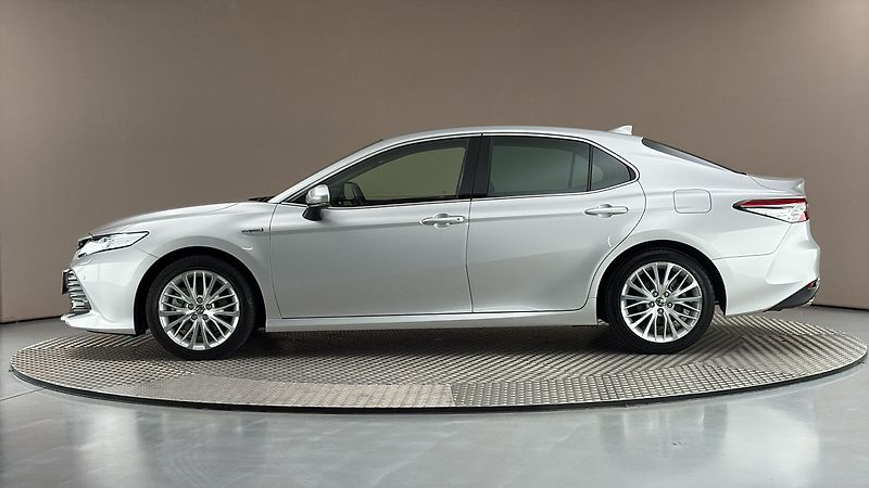 Toyota Camry 2.5 Hybrid AUT Executive - fotka 4 z 27