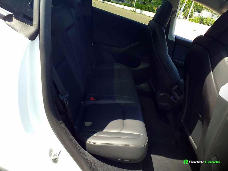 Tesla Model Y (2023) Long Range AWD - fotka 7 z 9